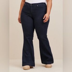 Torrid Sky High Flare Premium Stretch High-Rise Jean Size 12
